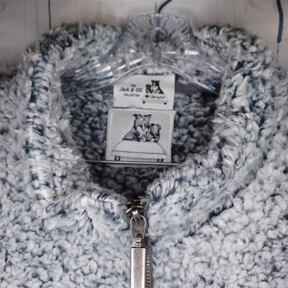 The Jack and Gill collection sherpa vest - Picture 3 of 13